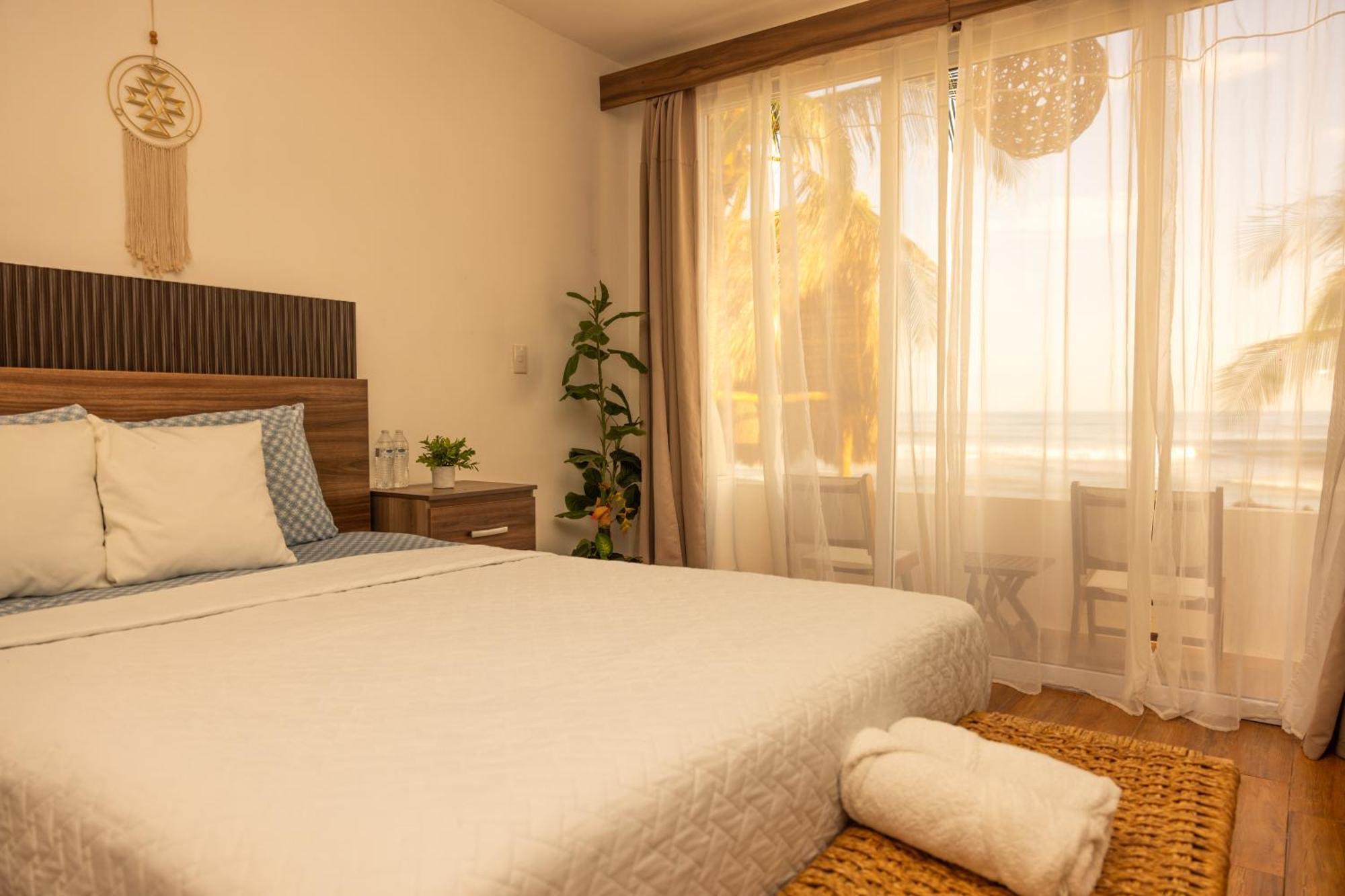 Habitación Doble con balcón y vistas al mar